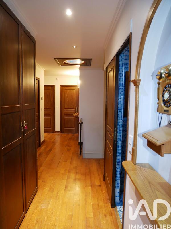 Maison - 231 m² - 8 pièces