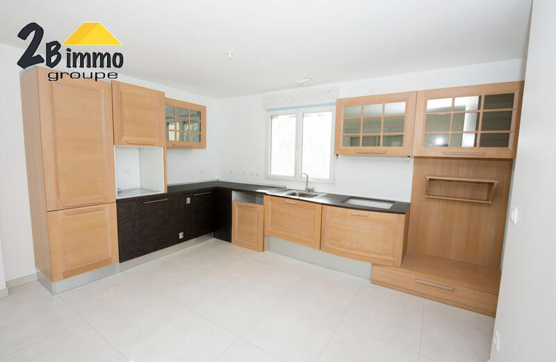 Maison - 90 m² - 5 pièces