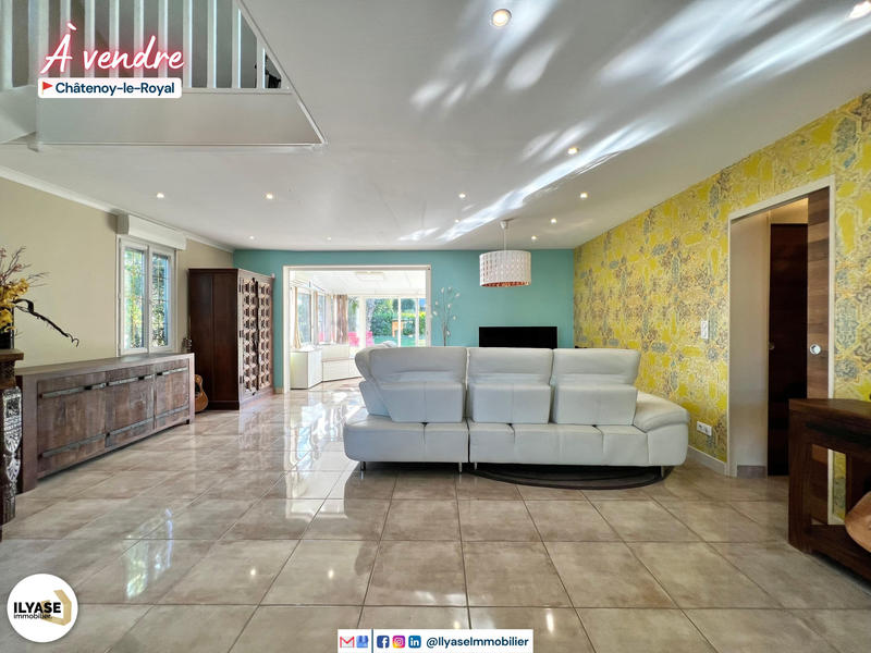 Maison - 182 m² - 7 pièces