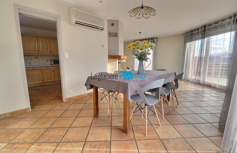 Maison traditionnelle - 155 m² - 6 pièces