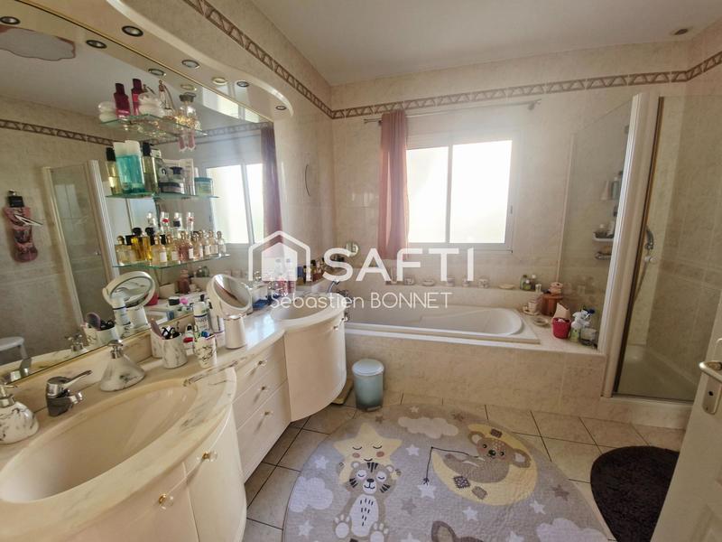 Maison - 157 m² - 7 pièces