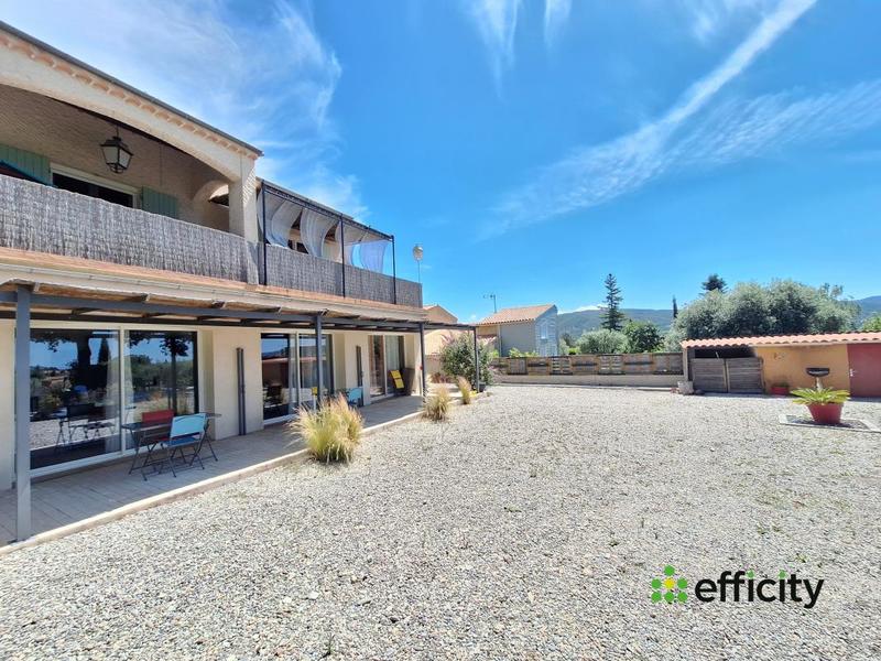 Villa - 225 m² - 9 pièces