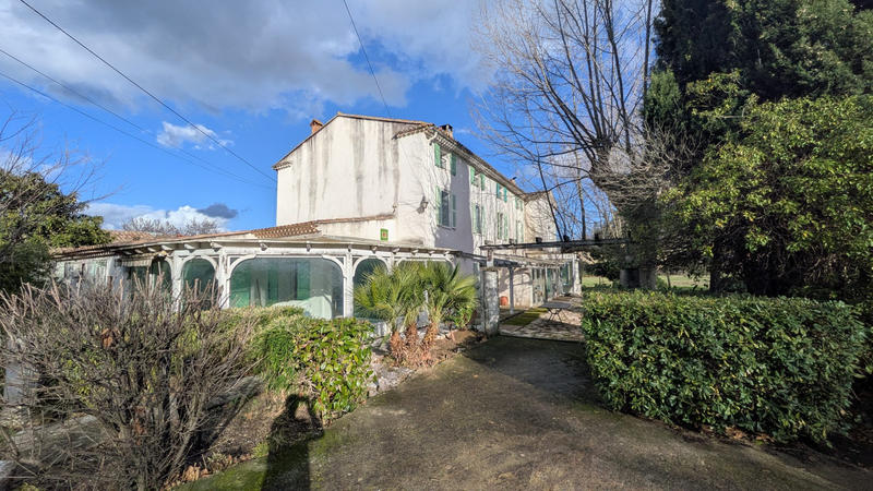 Bastide - 335 m² - 20 pièces