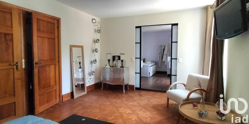 Maison - 263 m² - 11 pièces