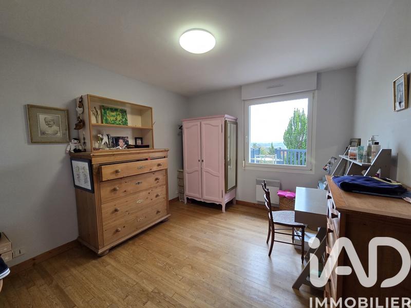 Maison - 204 m² - 7 pièces