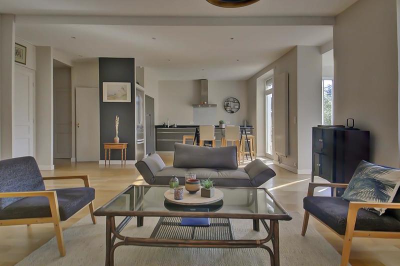 Maison - 239 m² - 7 pièces