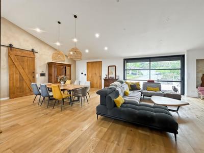 Ferme - 239 m² - 6 pièces