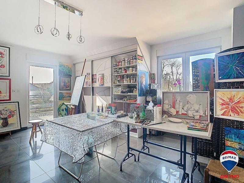 Maison - 220 m² - 6 pièces