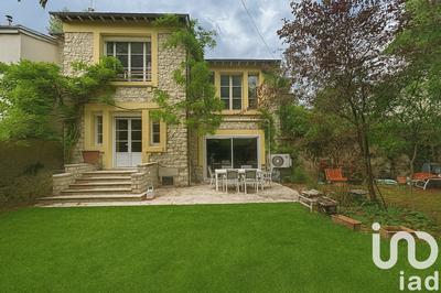 Maison - 211 m² - 7 pièces