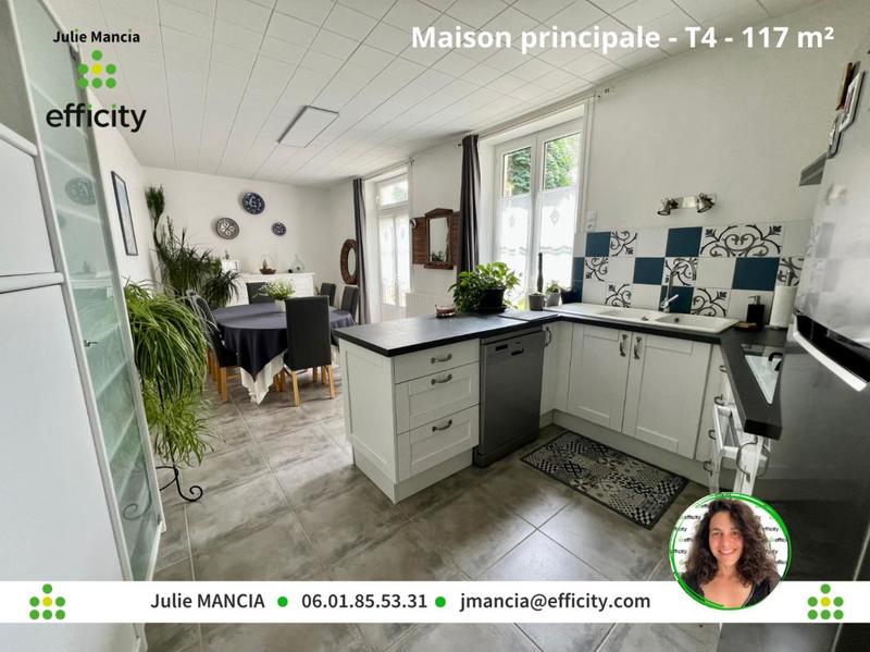 Maison - 295 m² - 10 pièces