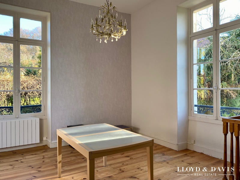 Château - 520 m² - 15 pièces