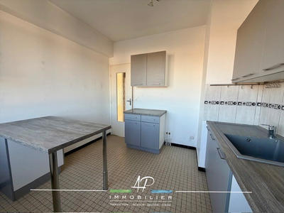 Appartement - 93 m² - 4 pièces