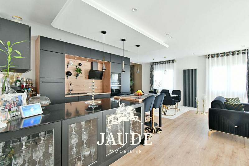 Maison - 135 m² - 6 pièces