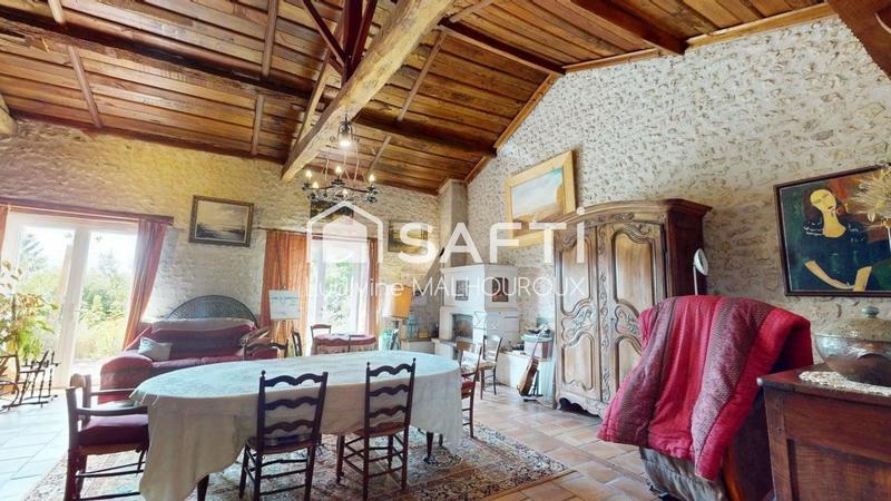 Maison - 221 m² - 6 pièces