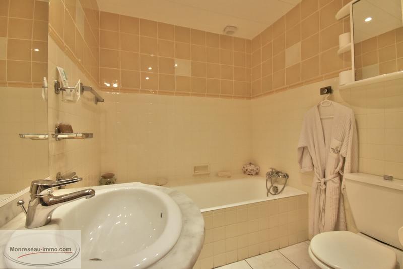 Maison - 260 m² - 7 pièces