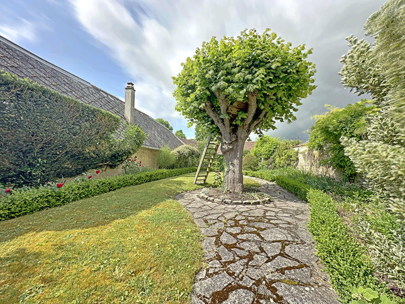 Maison - 285 m² - 9 pièces