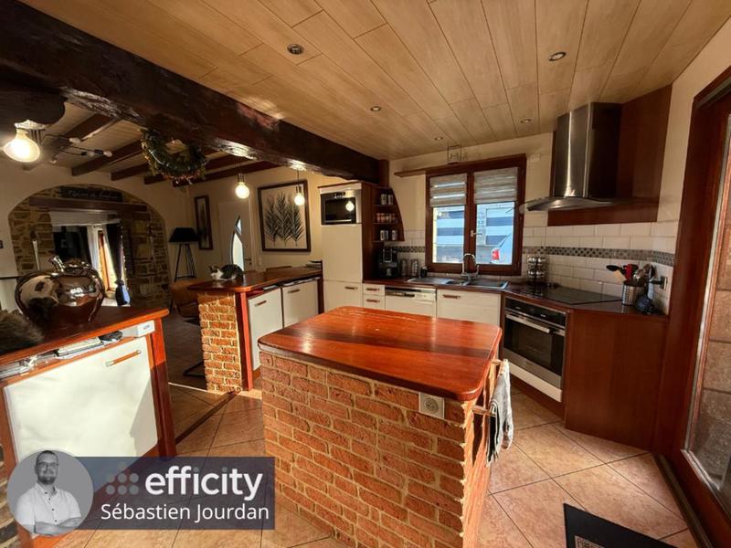 Maison - 136 m² - 6 pièces