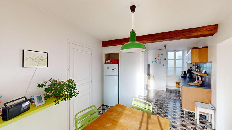 Maison - 250 m² - 7 pièces