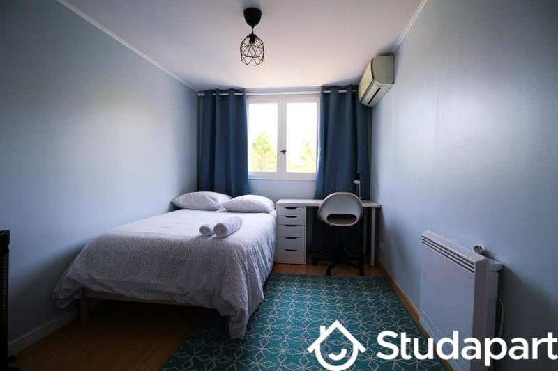 Chambre - 9 m² - 1 pièce