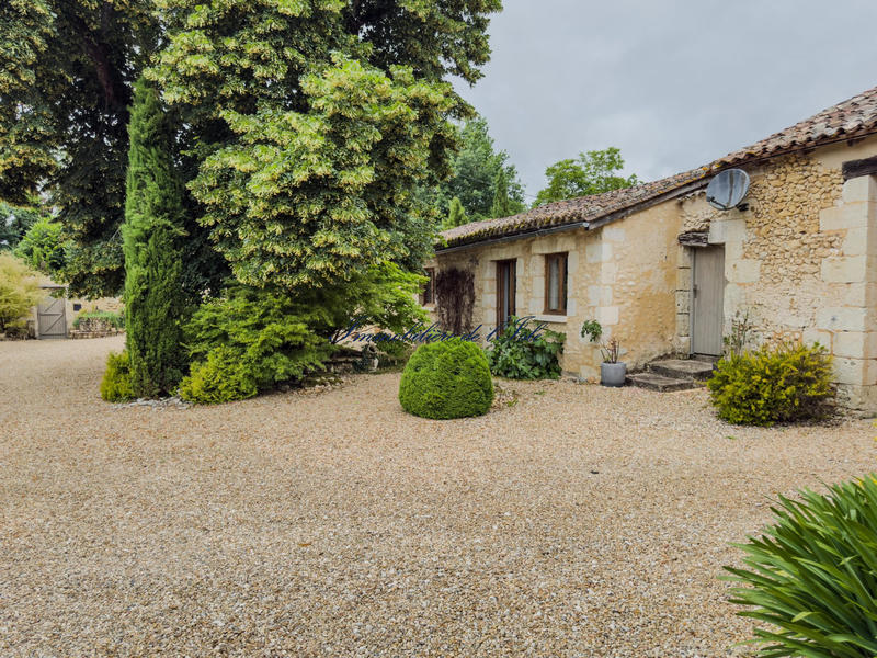 Maison - 295 m² - 8 pièces