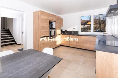 Maison - 141 m² - 6 pièces