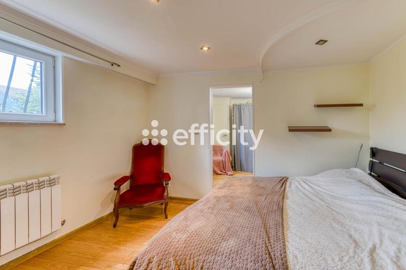 Pavillon - 183 m² - 9 pièces