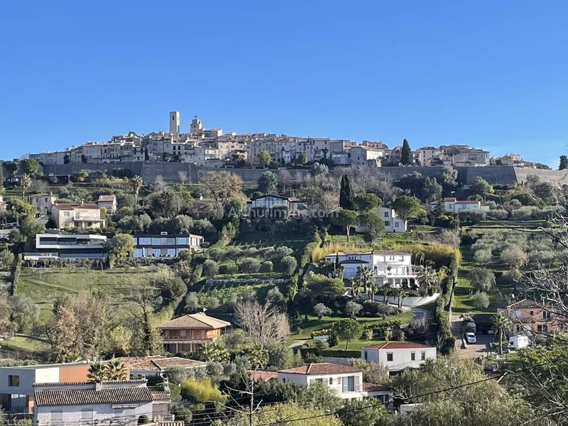 Maison - 250 m² - 5 pièces