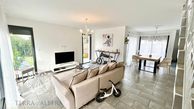 Maison - 111 m² - 4 pièces