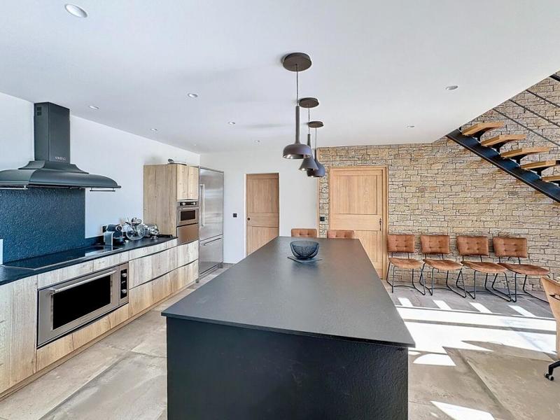 Maison - 300 m² - 8 pièces