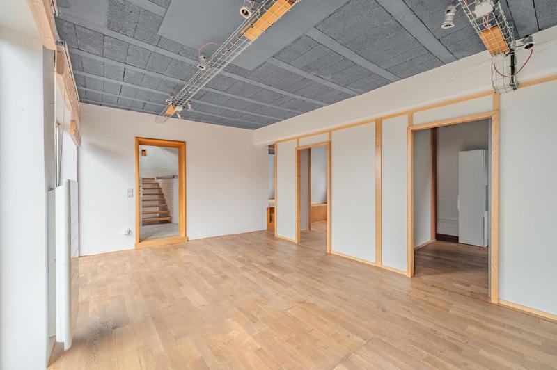 Maison - 393 m² - 15 pièces