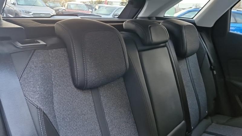 Peugeot 3008 Business hybrid 225 e-eat8 allure