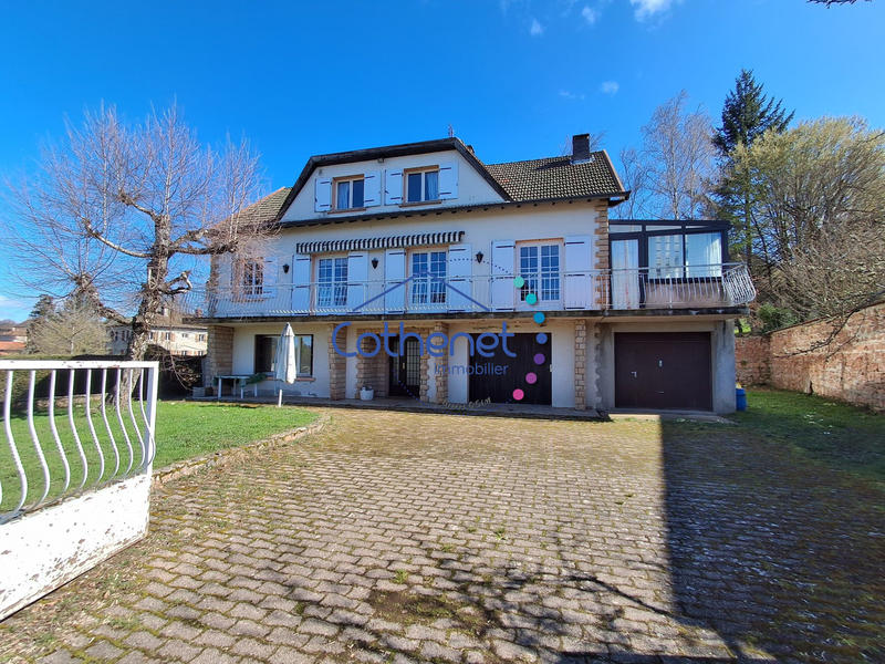 Maison traditionnelle - 166 m² - 7 pièces