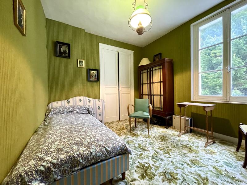 Maison - 274 m² - 12 pièces