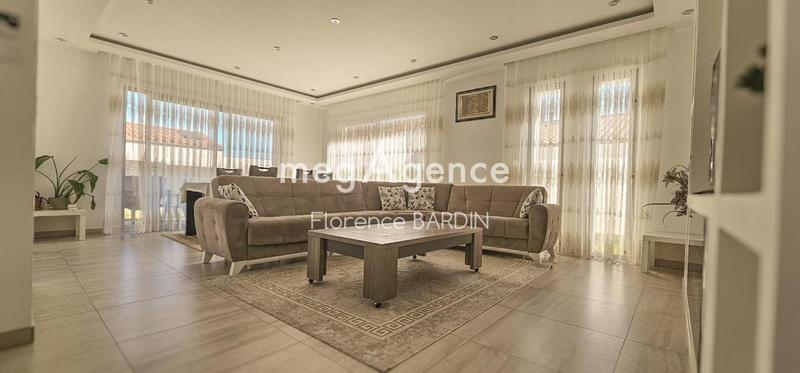 Pavillon - 141 m² - 6 pièces