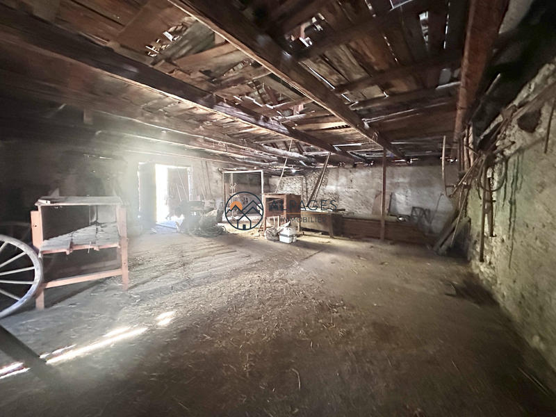 Châlet - 350 m² - 6 pièces