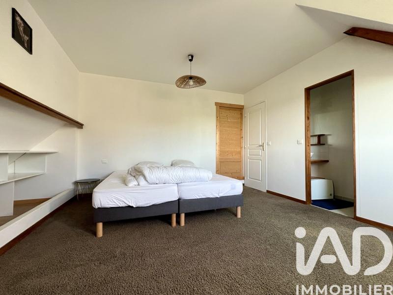 Maison - 217 m² - 7 pièces