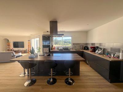 Villa - 181 m² - 5 pièces