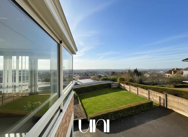 Maison - 147 m² - 6 pièces