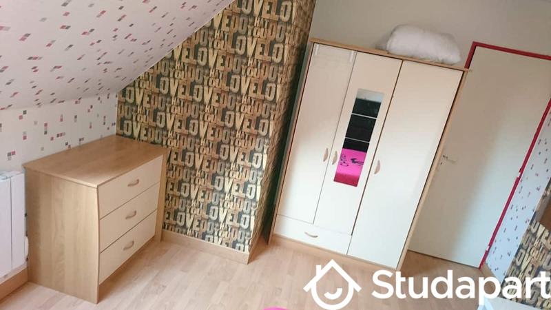 Chambre - 14 m² - 1 pièce