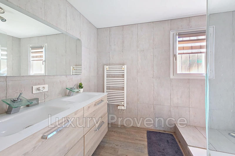 Villa - 170 m² - 7 pièces