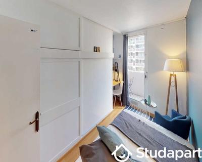 Chambre - 80 m² - 1 pièce
