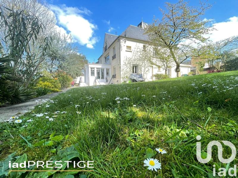 Maison - 300 m² - 12 pièces