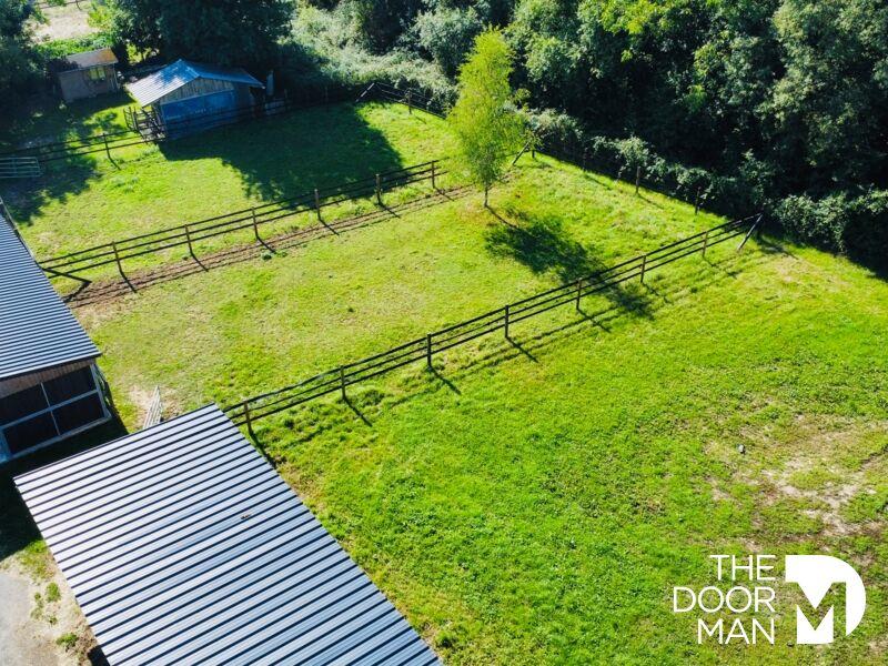 Maison de domaine équestre - 300 m² - 9 pièces