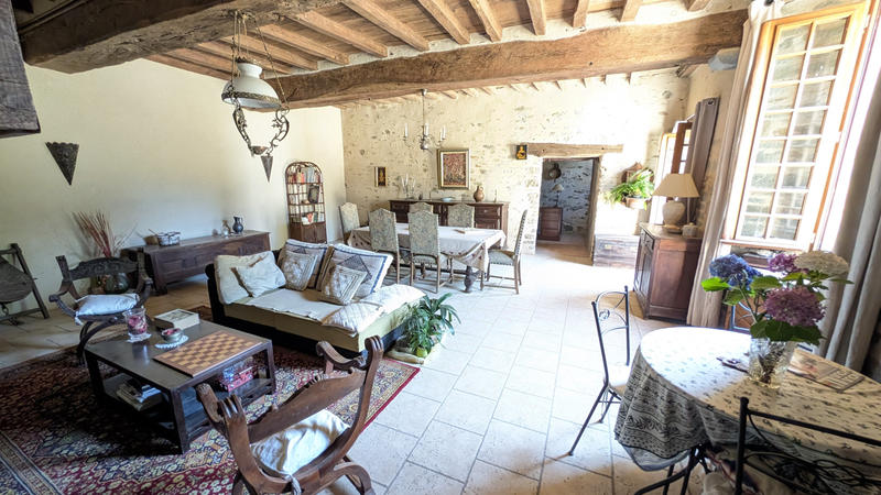 Maison de village - 151 m² - 6 pièces