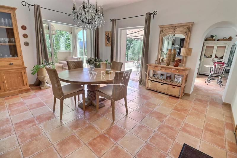 Villa - 230 m² - 9 pièces