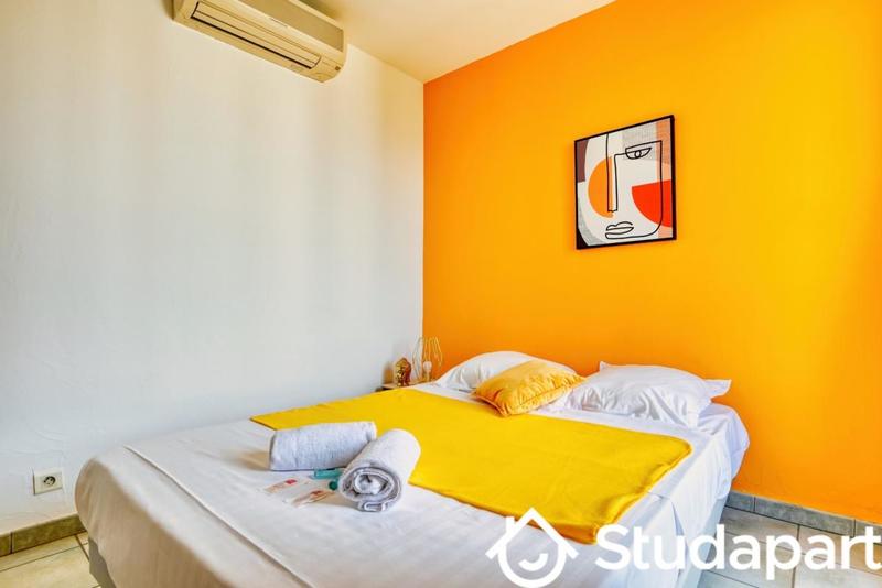 Chambre - 9 m² - 1 pièce