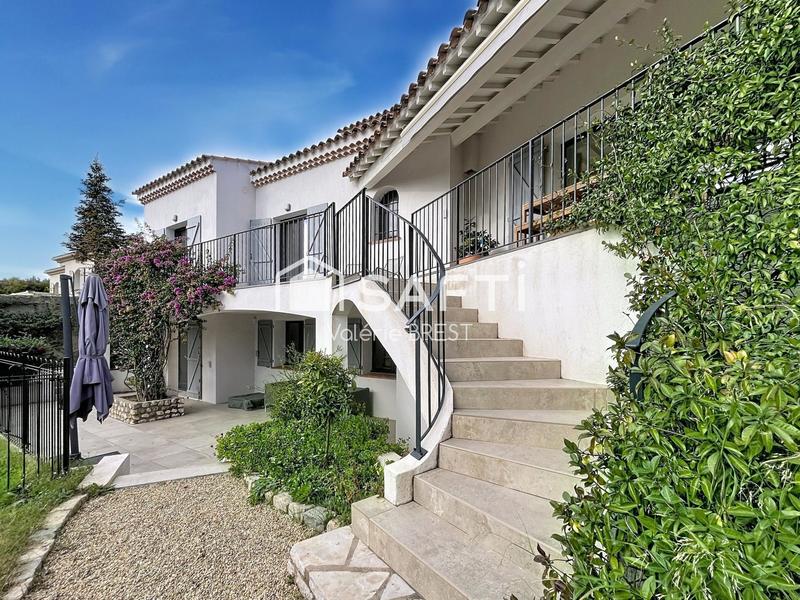 Maison - 210 m² - 8 pièces