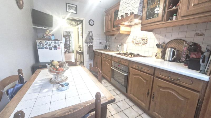 Appartement - 93 m² - 5 pièces