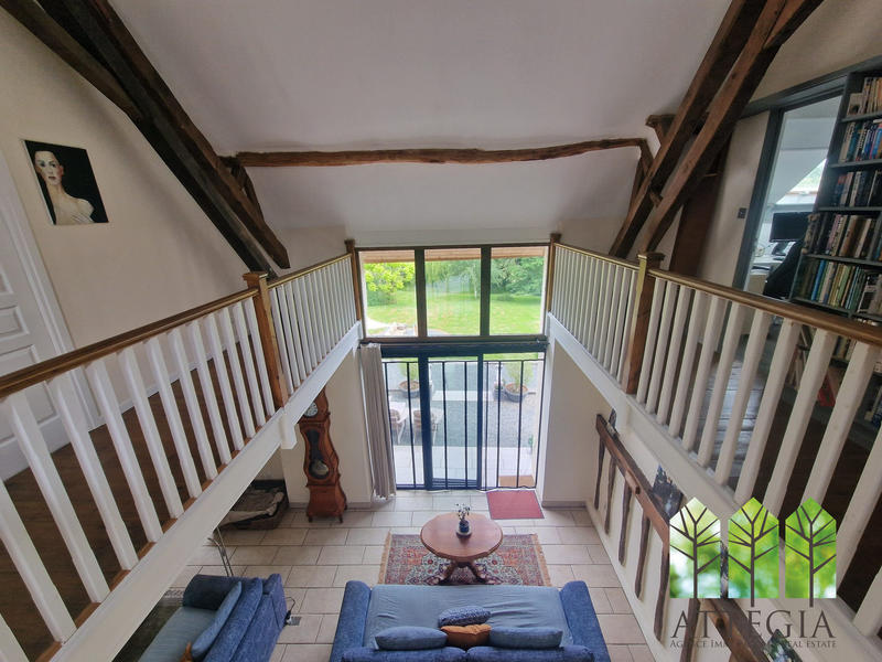 Maison - 245 m² - 6 pièces