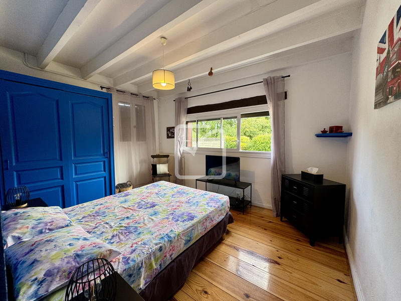 Maison - 230 m² - 12 pièces